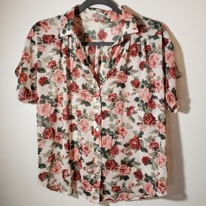 Gorgeous floral sheer top! Charlotte Russe size M